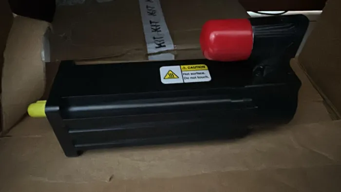 Servo Motor Allen-Bradley VPL-B0633M-PK12AA - Novo, Nunca Utilizado