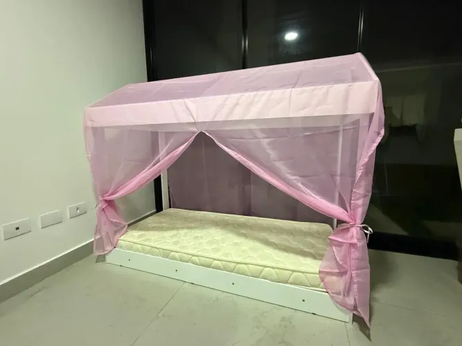 Cama infantil (muito nova )