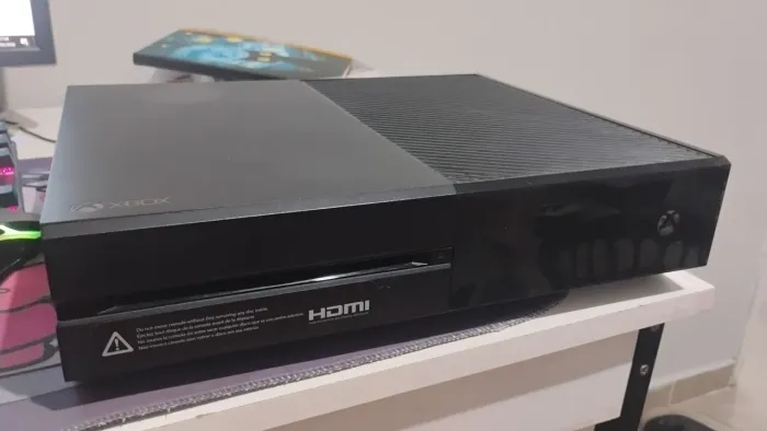 Xbox one FAT com defeito. 