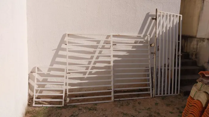 1 Grade porta 2 de janela 1 banheiro.. preço pra desapego
