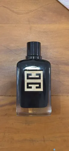 GIVENCHY