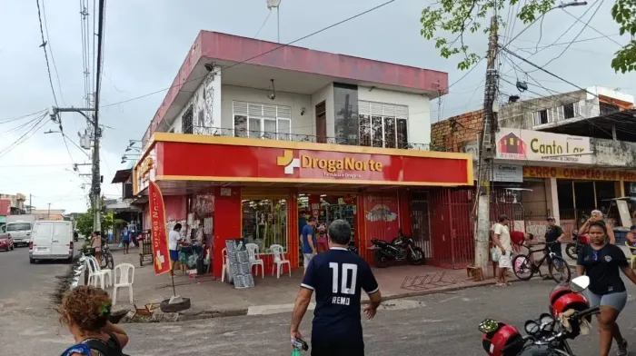 GO UP Aluga casa ampla nos altos para comercio ou moradia 224m2 localização excelente- Mon
