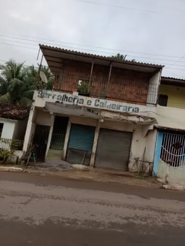 Vendo casa em terra nova ba com ponto comercial térreo e primeiro andar 180 mil