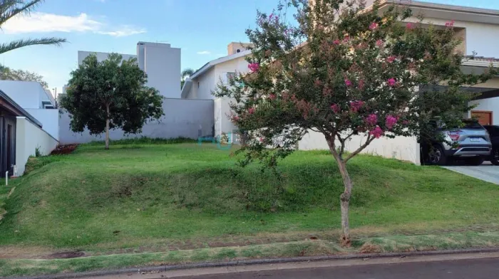 Terreno à Venda em Londrina - Esperança 316.8 m²