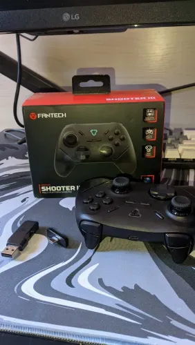 Controle para ps3 e Pc hall effect Fantech Shooter III 1000hz