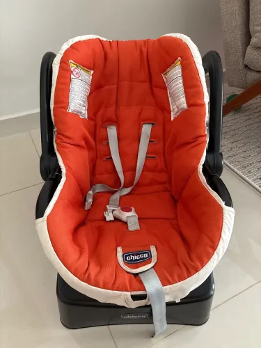 Bebê conforto/ Cadeirinha de carro Chicco Infantil