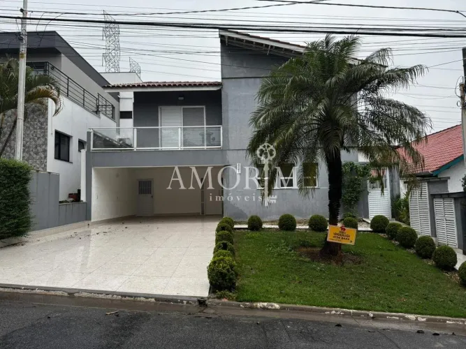 CASA EM CONDOMÍNIO COM 4 DORMITÓRIOS PARA LOCAÇÃO - ALPHAVILLE