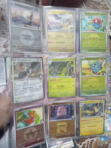 18 cartas Pokémon tcg foils e comuns da copag