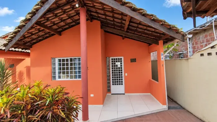 Investimento: 4 Chalés Mobiliados com Piscina em Aver o Mar