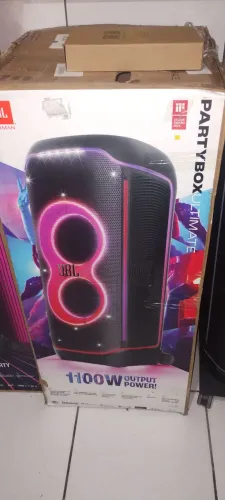 Vendo JBL partybox ultimate lacrada zero apenas 6.999 reais aceito cartão ZAP *90