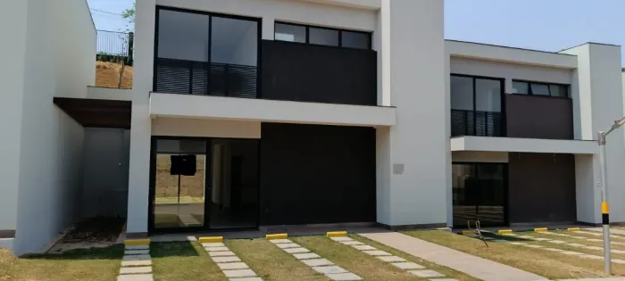 CASA EM COND0MÍNIO NO BAIRRO GARÇAS .