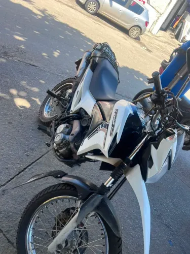 Bros 160 pra vender rápido muito boa fiz motor pouco tempo troquei silindro