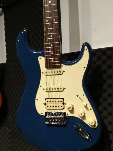 Guitarra Cruiser by Crafter HSS impecável