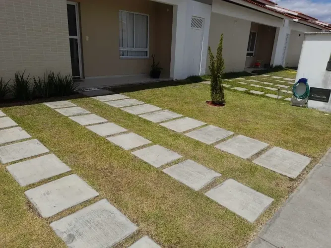 Aluguel - Arbol - Casa 2/4 com suite - Bairro Sim