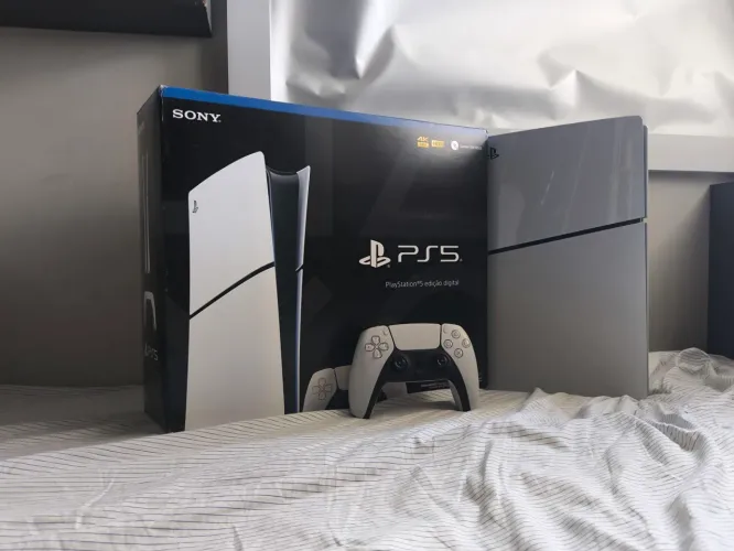 Console Sony PlayStation 5 Edição Digital Slim, SSD 1T, Controle DualSense
