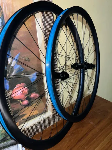 Rodas MTB 1,25kg em Carbono XD disco CL 