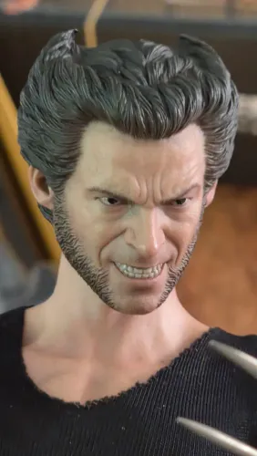 WOLVERINE HOT TOYS 1/6 - X-MEN: O CONFRONTO FINAL Leia o anúncio.