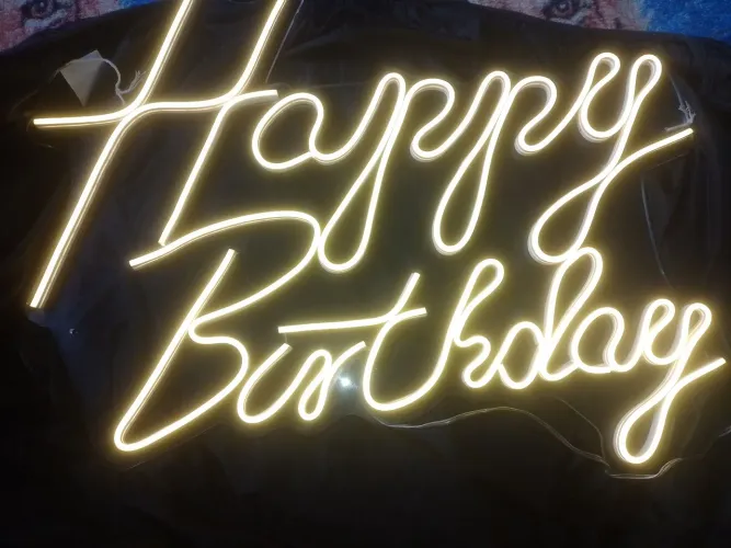 Letreiro happy birthday 70x50 cm 