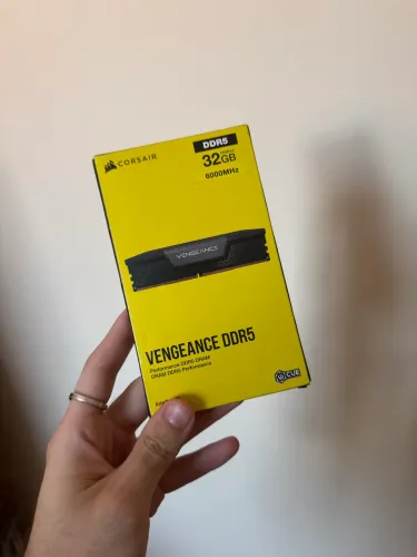 RAM 2x16GB + SSD 1T