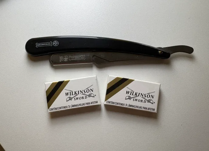 Navalhete + 2 Caixas Wilkinson 