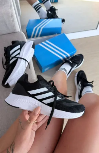 Tenis Adidas run falcon Preto Branco