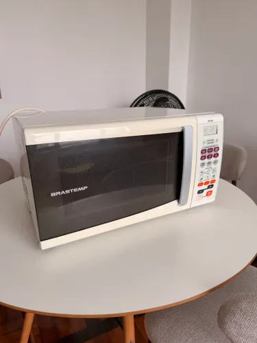 Micro-ondas Brastemp Ative 30L 127V Branco Painel Digital - Tomada 20A