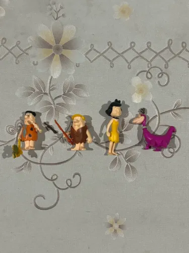 Coleção Flintistones com 4 Personagens do Kinder Ovo