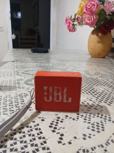 caixa de som portátil JBL Go