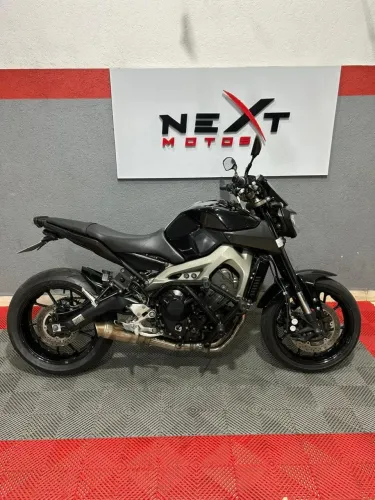 YAMAHA MT-09 ROXO 2015