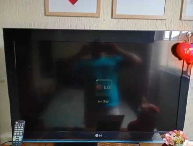 Tv Samsung 32 polegadas. Não é smart.