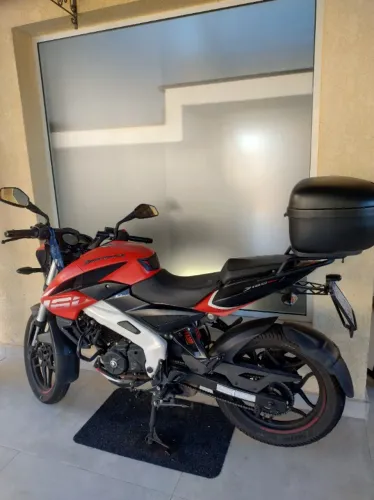 Venda moto Bajaj Dominar D160