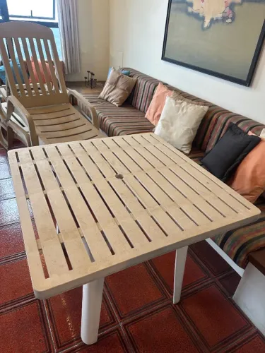 Mesa quadrada plástica branca 90x90 área externa (Vila Andrade)