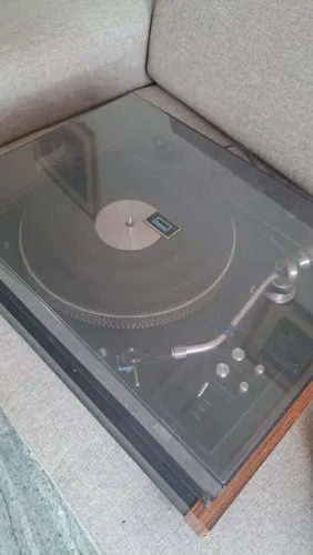 Toca Disco Sansui SR-717 (com defeito)