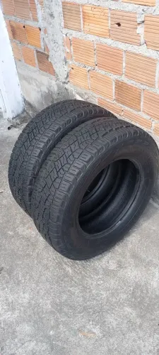 2 Pneus remold 205/70R15 Avannt Aro 15