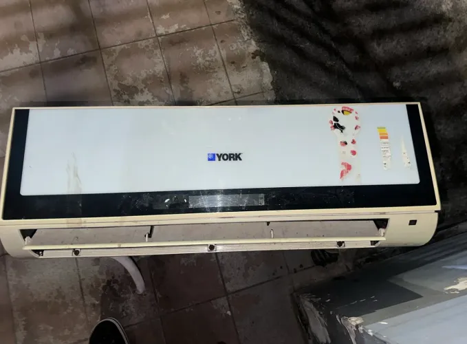 Ar acondicionado York 12,000 BTU