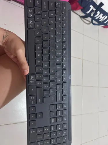 Teclado Sem fio Logitech Signature Slim K950 Grafite
