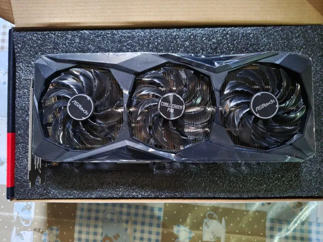 Placa de Vídeo ASRock RX 7600 Challenger Pro