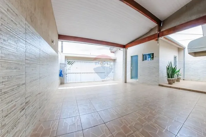 Casa à venda no Jd Tangará, 3 quartos, 1 banheiro Edícula com 1 quarto e banheiro, 3 vagas