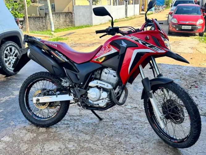 Vendo XRE300 RALLY 2023 apenas 27.000km rodados. Moto em perfeito estado de conservação