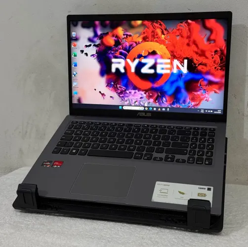 Asus VivoBook Ryzen 7 com 8GB DDr4 e SSD 256GB M2, AMD Radeon RX Vega 2GB e Tela FULL HD