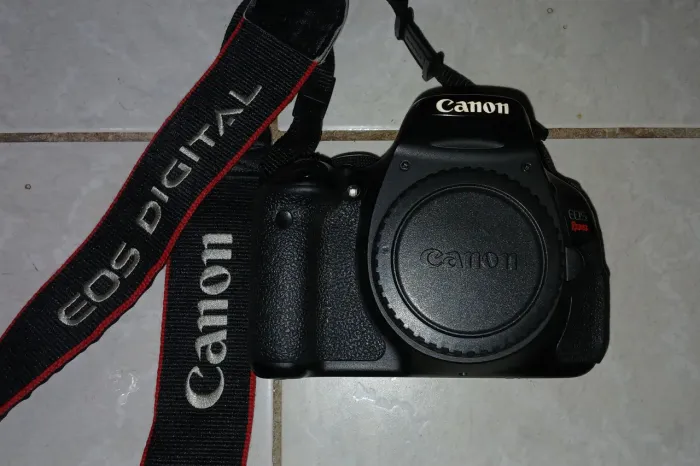 Canon T3i COM DEFEITO