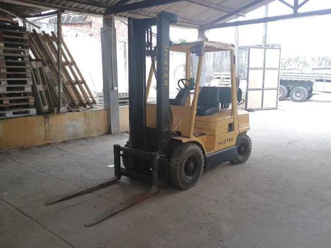 EMPILHADEIRA HYSTER H55XM 2,5T C/CONCHA