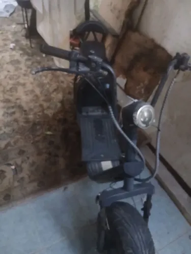 Tenho essa scooter está parada tem hum 4 messe não uso mais por isso a venda
