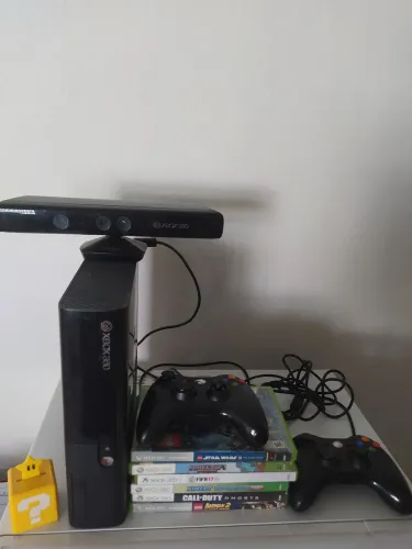 Vendo Xbox super slim desbloqueado 2 controle 6 jogos e um kitnet já feito limpeza 