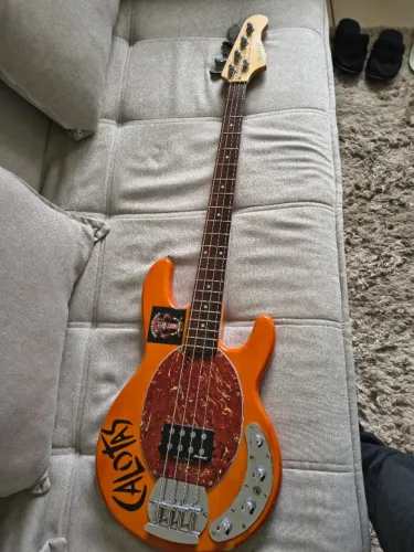 Baixo elétrico 4 cordas Strinberg Ativo 
