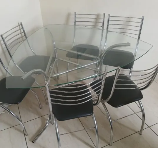 Mesa de vidro para 6 lugares