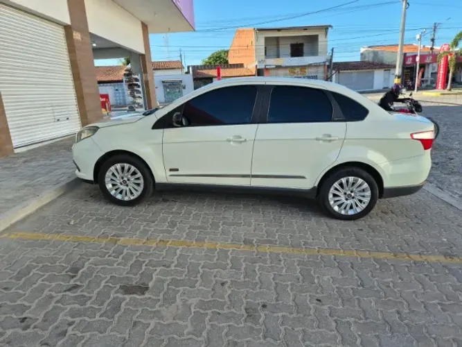 Fiat Grand Siena Essence 1.6 Flex 16V 2016