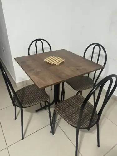Mesa + cadeiras