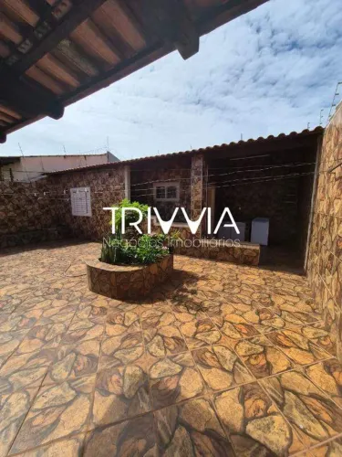 Casa no Alto Umuarama 2 quartos, edícula e 4 vagas