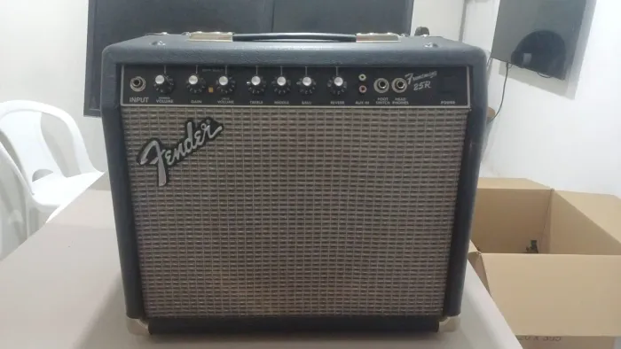 Amplificador Frontman 25R - Pouco usado